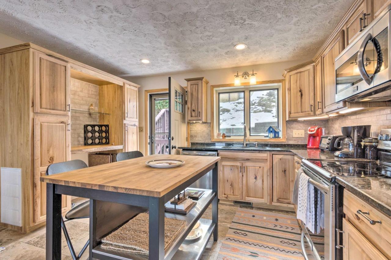 Beech Mountain Retreat With Pool Access Near Slopes! Villa Luaran gambar